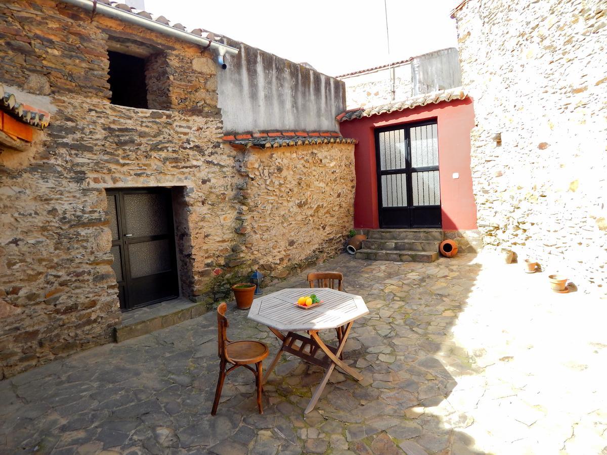 Casa Rural La Perra Gorda Zorita  ภายนอก รูปภาพ